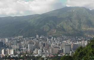 Vista de Caracas central - Enlace a la Alcadía Metropolitana de Caracas.